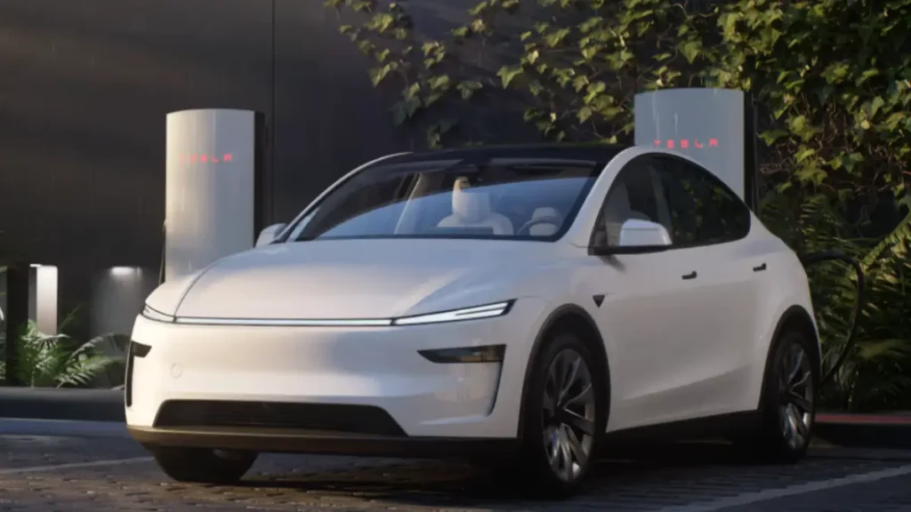 Tesla ने भारत में खोला 1st Showroom, मुंबई में प्रदर्शित की इंडिया-स्पेक Tesla Model Y